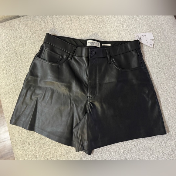 Abercrombie & Fitch Vegan Leather Shorts – Size 12 – NEW With Tags - Picture 3 of 7
